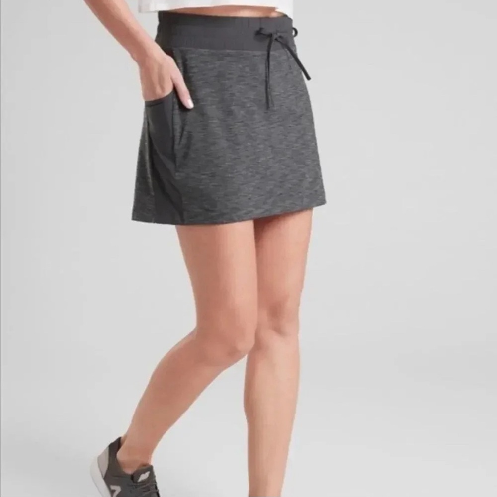 Athleta Excursion Hybrid Skort Heathered Grey S